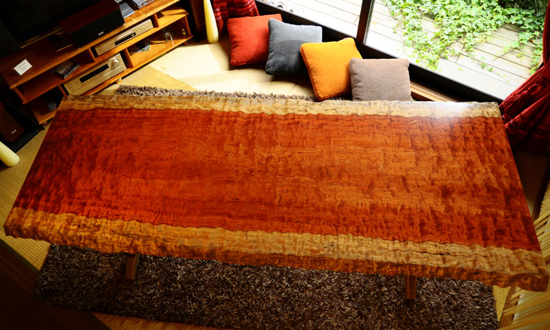 素晴らしい木目の極上一枚板・ブビンガダイニングテーブル