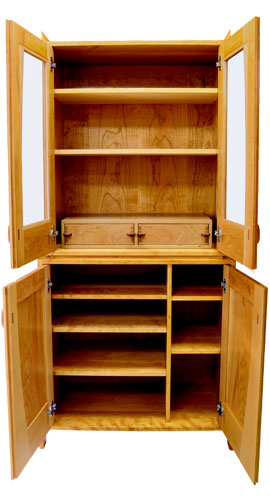 無垢材の木目を生かして制作した、手作り無垢家具・食器棚”エボルーション”
