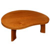 無垢材を使った、シンプルでスタイリッシュな手作り家具のビーン形のミニローテーブル。