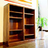 無垢材を贅沢に使ったシンプルで、モダンなデザインの手作りインテリア家具・シェルフ”ローマ”。